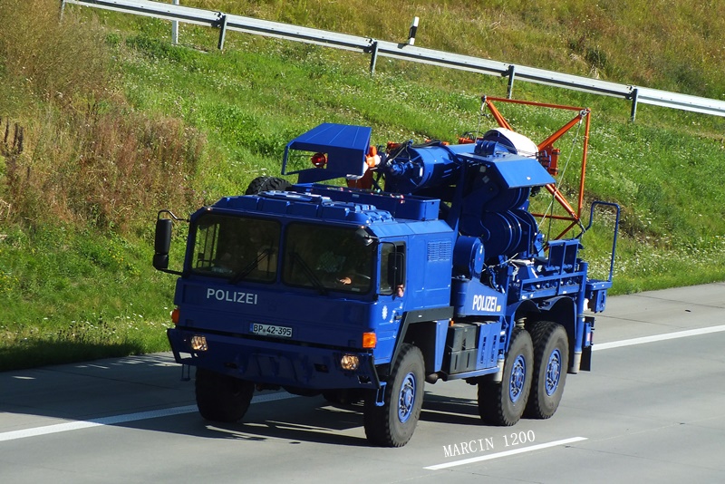 DSCF6915-crop.jpg