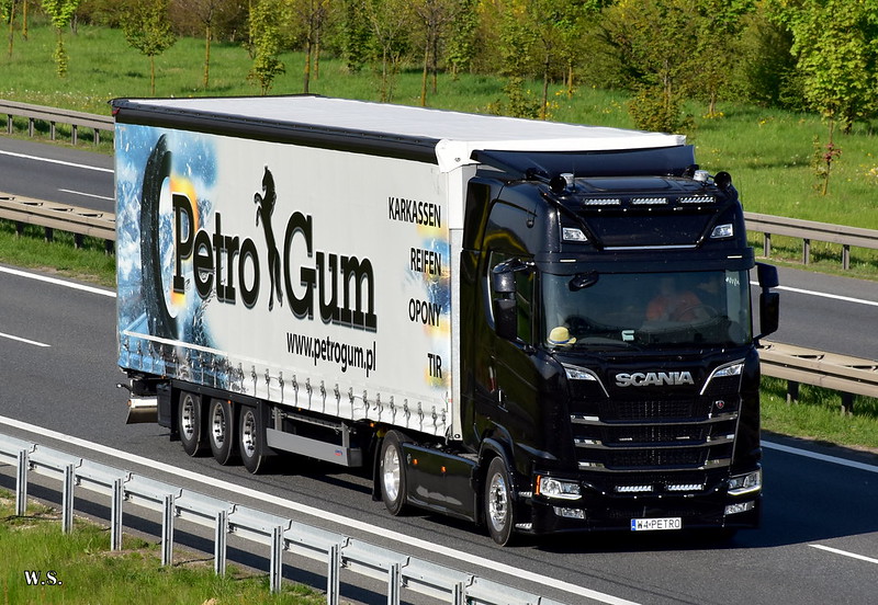 Petrogum_Scania_S_PL.jpg