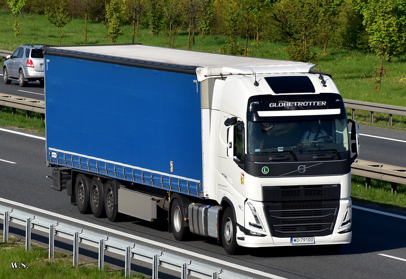 Volvo_FH5_PL_1.jpg