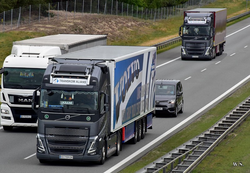 Transkom_Volvo_FH5_UA_1.jpg
