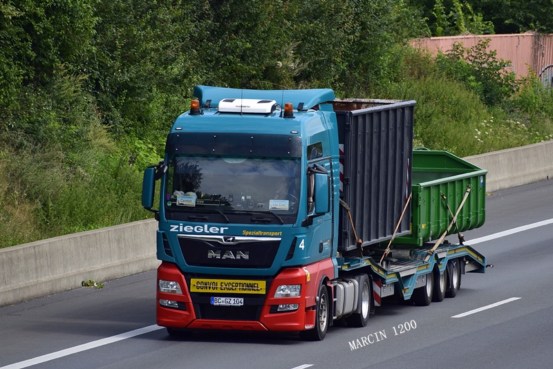 _DSC8718-crop.JPG