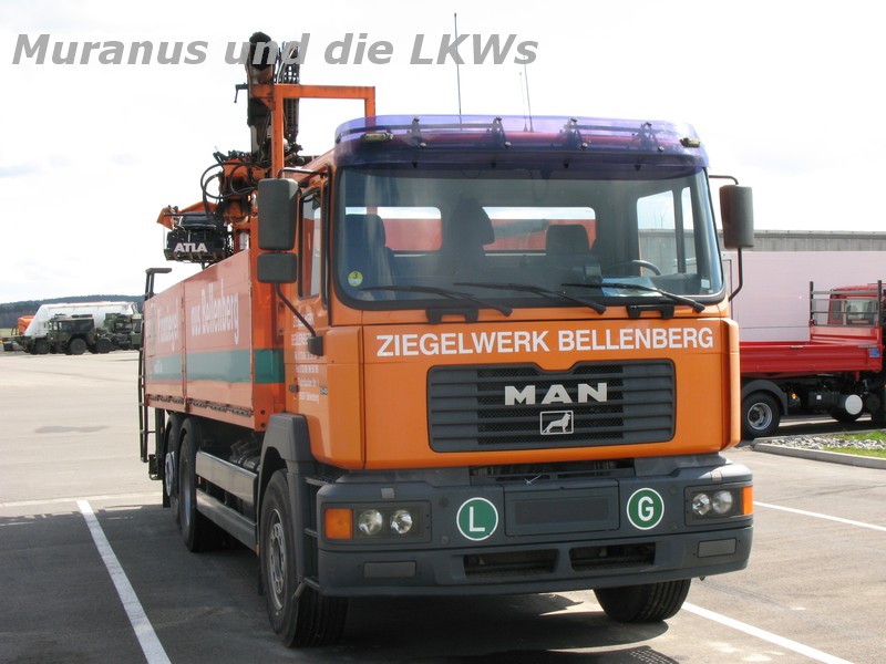 auf dem Firmengelände