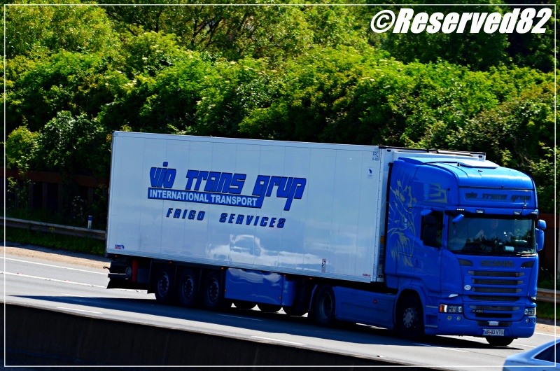 DSC_7321.JPG Vio Trans.JPG