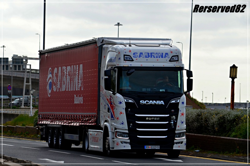 DSC_5555.JPG sabrina.JPG