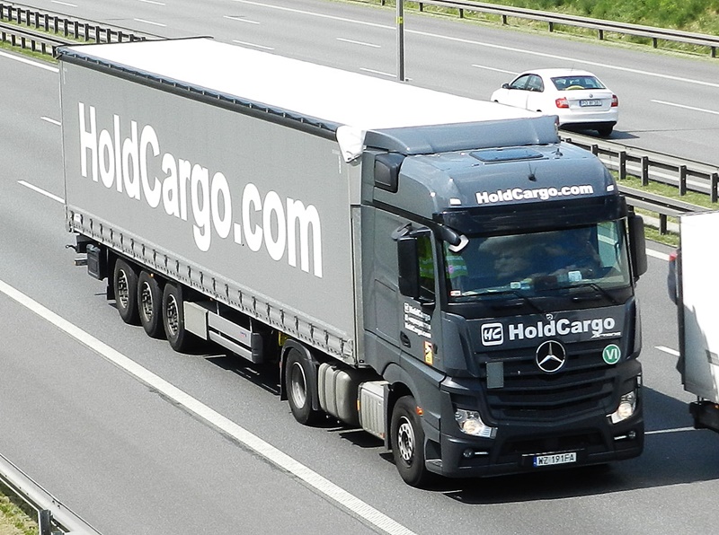holdcargo#2.JPG