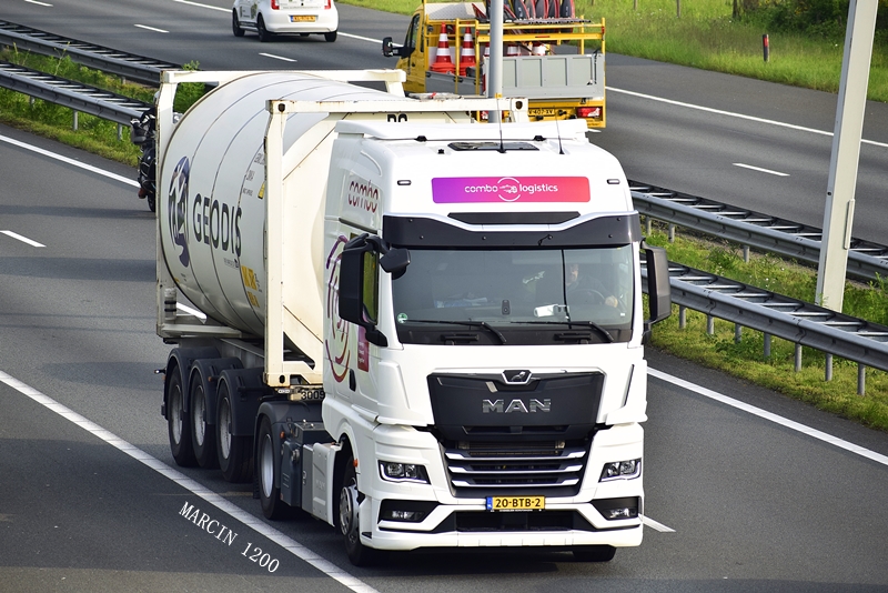 _DSC3413-crop-Combo Logistics-MAN TGX II GM.JPG