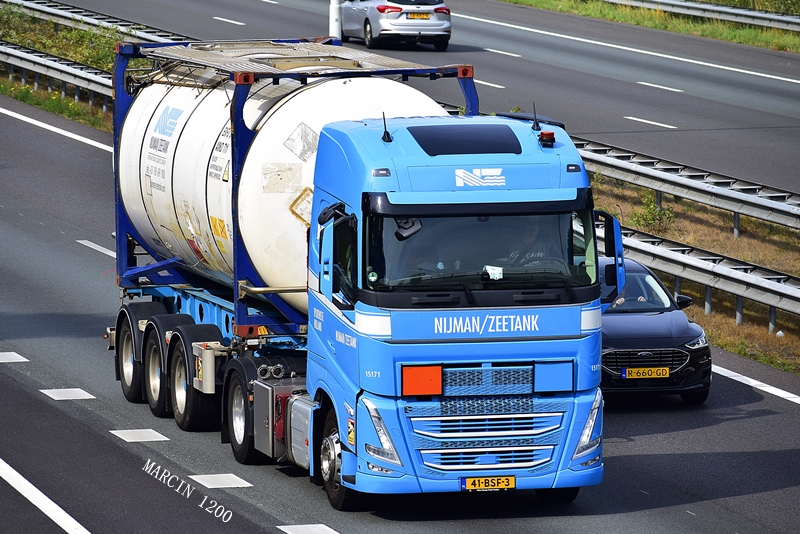 _DSC8428-crop- Volvo FH V -NijmanZeetank.JPG
