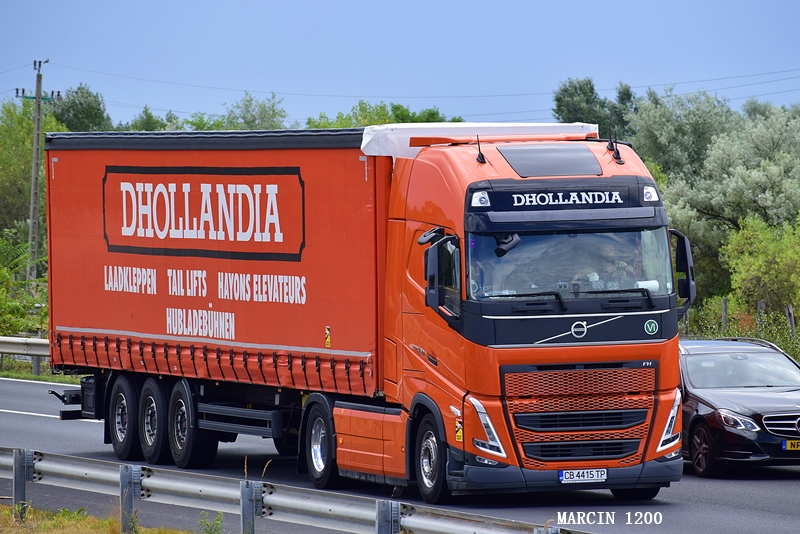 _DSC5600-crop-Dhollandia-Volvo FH V Globetrotter.JPG