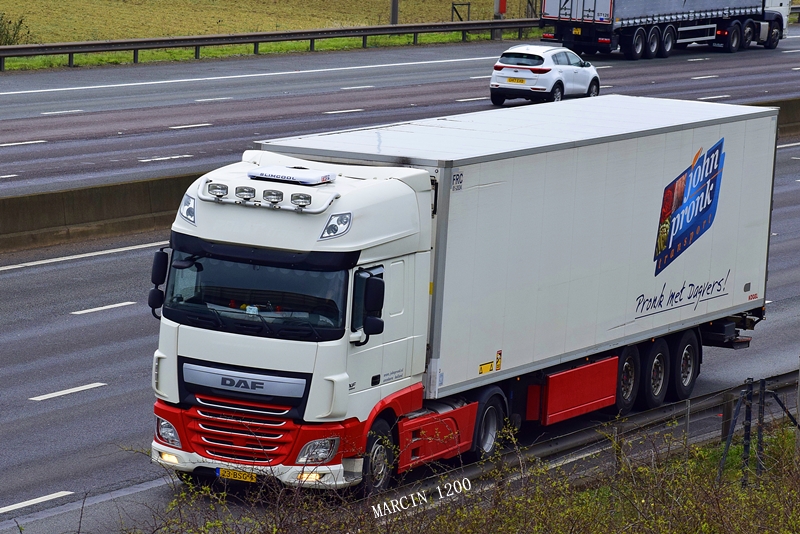 _DSC0325-crop-John Pronk Transport-DAF XF106 SSC.JPG