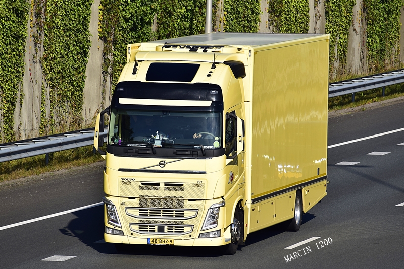_DSC7176-crop-Hizkia-Volvo FH III Globetrotter.JPG