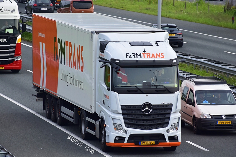 _DSC3376-crop-Farm Trans-Mercedes-Benz Actros MP5 StreamSpace.JPG