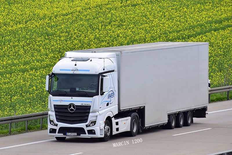 _DSC1558-crop-Mercedes-Benz ActrosL MP5-Getränke Mayer.JPG