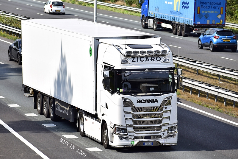 _DSC8628-crop-Zicaro Autotrasporti-Scania S NG.JPG