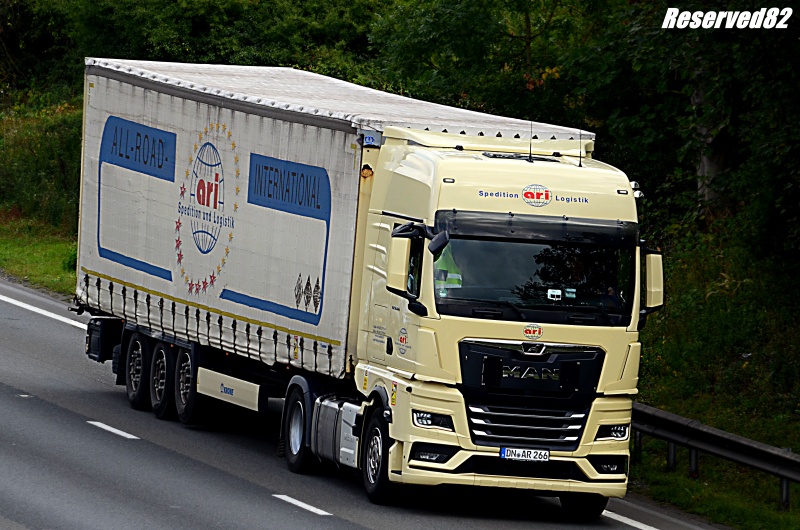 DSC_6076.JPG Ari.JPG