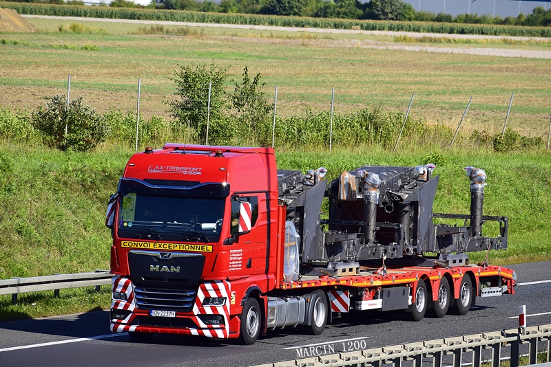 _DSC6805-crop-KX Transport-MAN TGX II.JPG