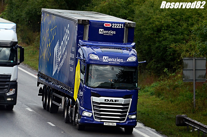 DSC_5371.JPG Menzies.JPG