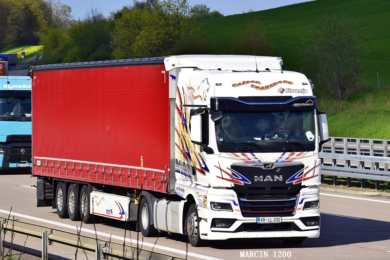 _DSC2887-crop-Gašper transport-MAN TGX II GX.JPG
