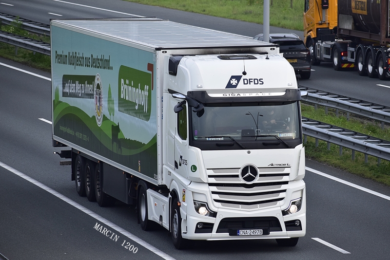 _DSC3497-crop-DFDS-Mercedes-Benz Actros MP5.JPG