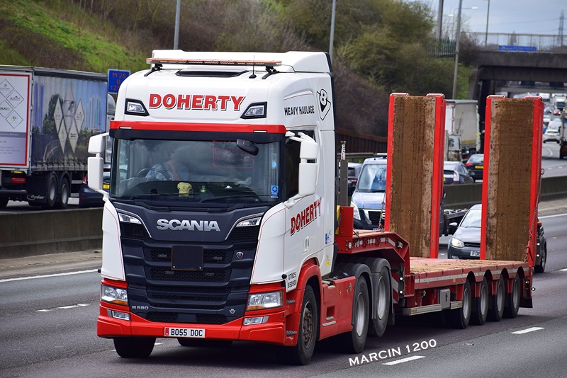 _DSC0750-crop-Doherty-Scania R V8 NG.JPG