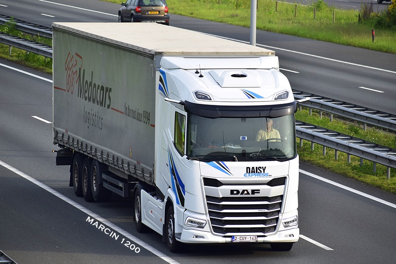_DSC3443-crop-Daisy Express Bvba-DAF XG.JPG