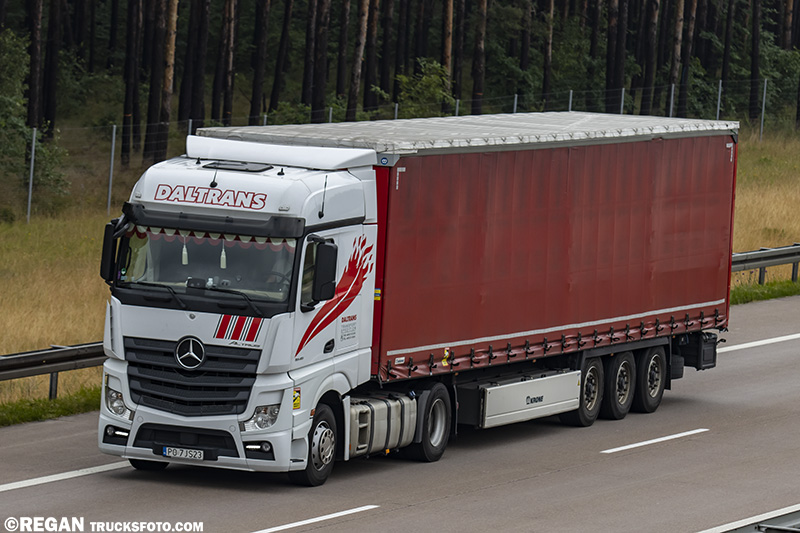 Mercedes- Benz Actros MP4 - Daltrans.jpg