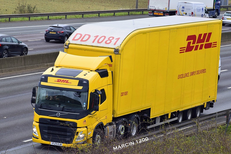 _DSC0439-crop-DHL-VOLVO FM V.JPG