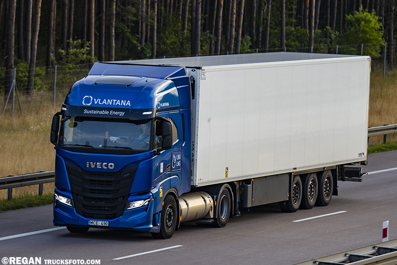 Iveco S-Way LNG Vlantana.jpg