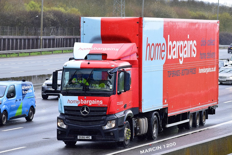 _DSC0892-crop-Home Bargains-Mercedes-Benz Actros MP4.JPG