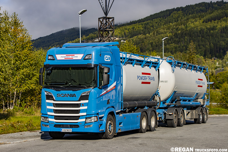 Scania R520 V8 Powder-Trans.jpg