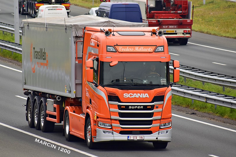 _DSC4138-crop-Voeders Mellaerts-SCANIA R500 NG.JPG