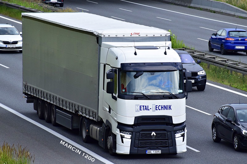 _DSC5090-crop-Metal-Technik-Renault Range T Evo.JPG