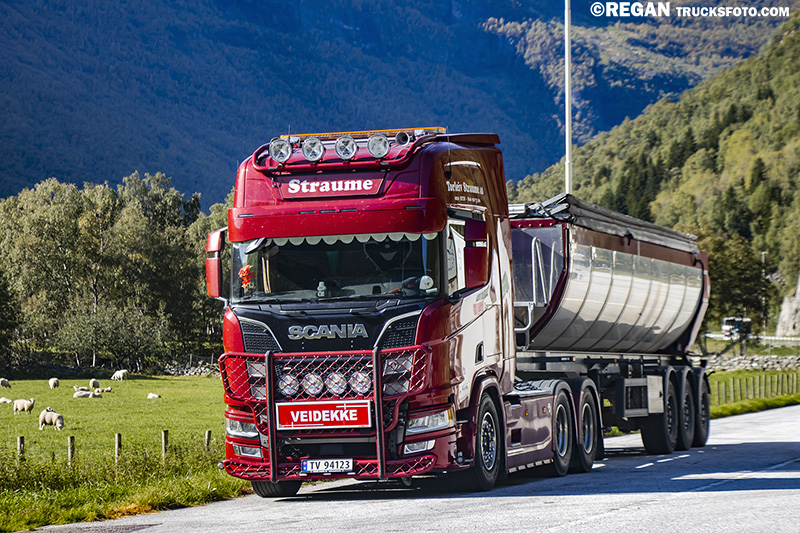 Scania R V8  Torleiv Straume.jpg