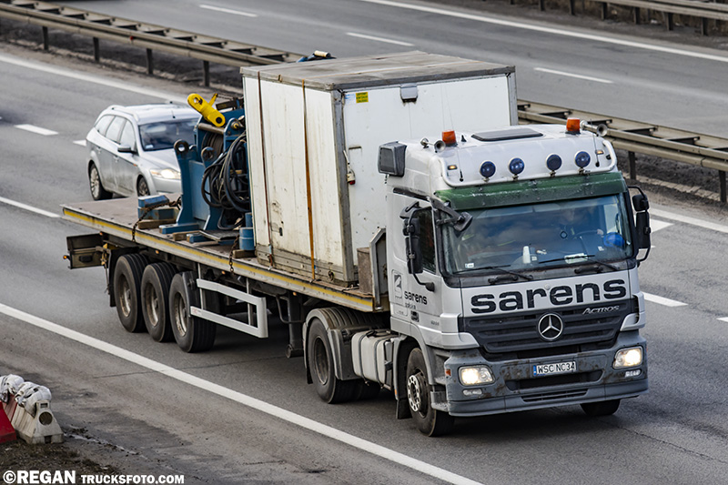 Mercedes-Benz Actros MP2 Sarens.jpg
