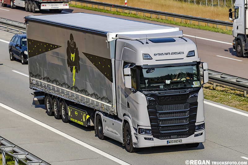Scania S530 V8 MP-Trans Piotr Jędrzejczyk.jpg
