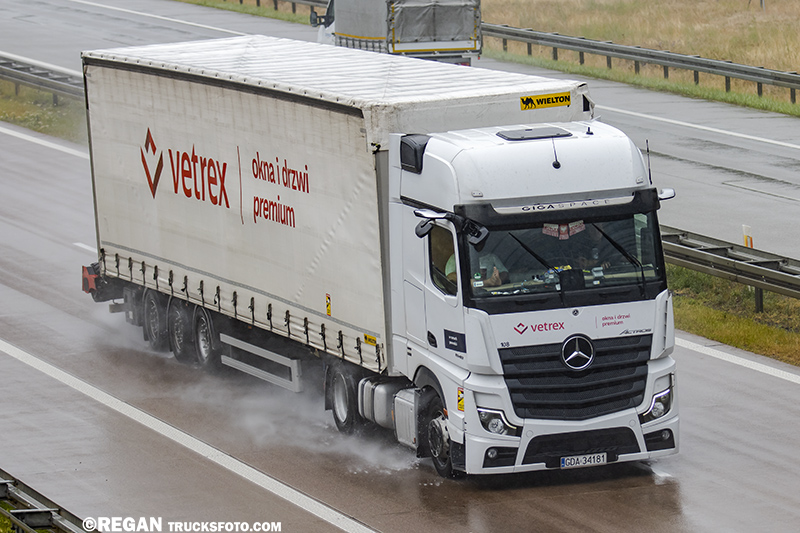 Mercedes-Benz Actros MP5 - Vetrex.jpg
