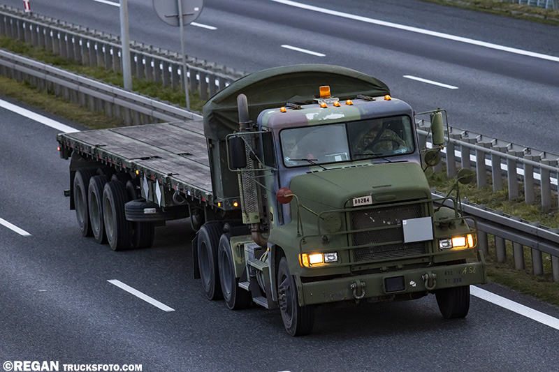 Freightliner M915A2 6x4.jpg