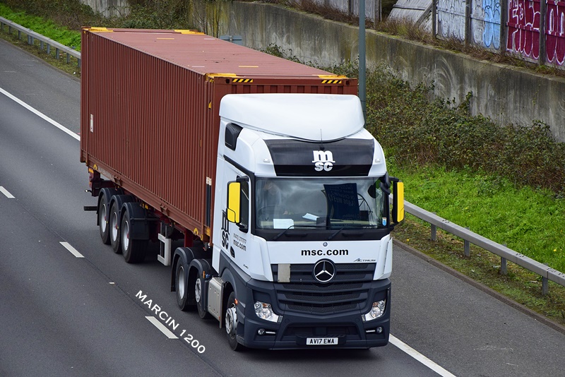 _DSC4877-crop-MSC-Mercedes-Benz Actros MP4.JPG