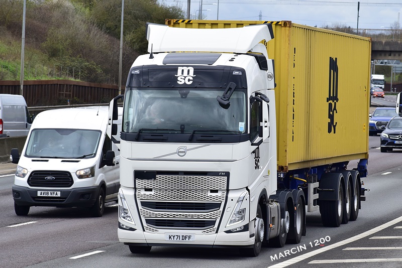 _DSC0597-crop-MSC-VOLVO FH V.JPG