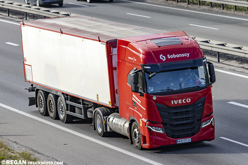 Iveco S-Way LNG - Sobańscy.jpg