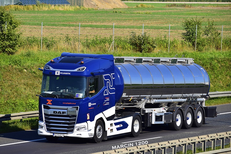 _DSC7037-crop-DAF XG PC Logistic.JPG