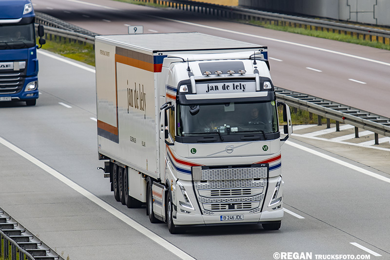 Volvo FH5 - Jan de Lely.jpg