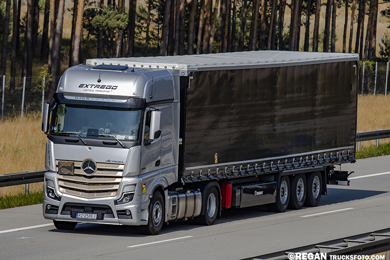 Mercedes-Benz Actros MP5 L Extrego.jpg