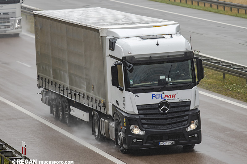 Mercedes-Benz Actros MP4 Folpak Baranowski.jpg