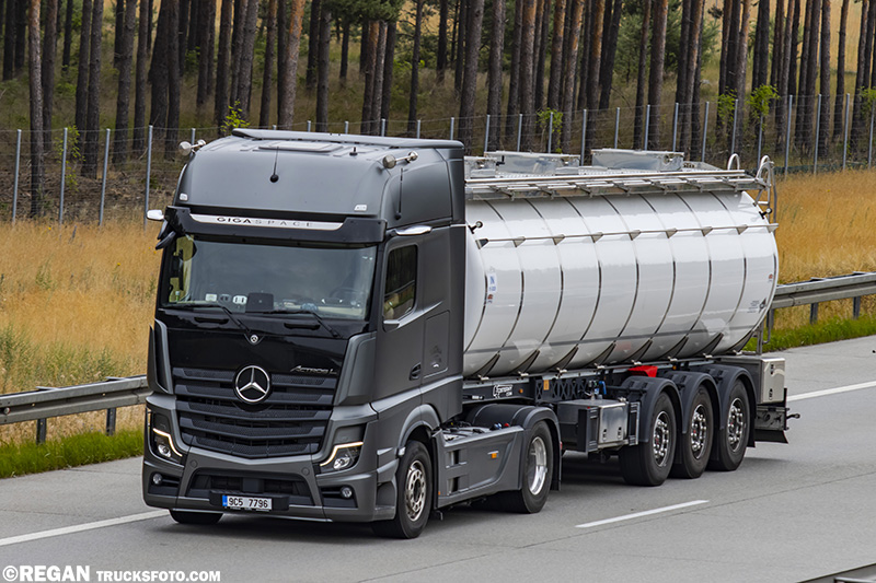 Mercedes-Benz Actros MP5 L.jpg