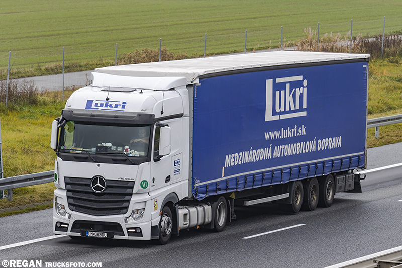 Mercedes-Benz Actros MP4 - Lukri.jpg