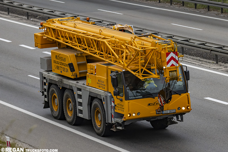 Liebherr LTM UTM.jpg