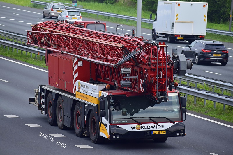 _DSC3236-crop-Liebherr-World Wide Industriebouw.JPG