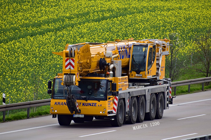 _DSC1778-crop-Liebherr-Krandienst Kunze e.K.JPG