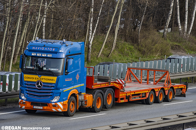 Mercedes-Benz Actros MP4 - Navigator Transport.jpg
