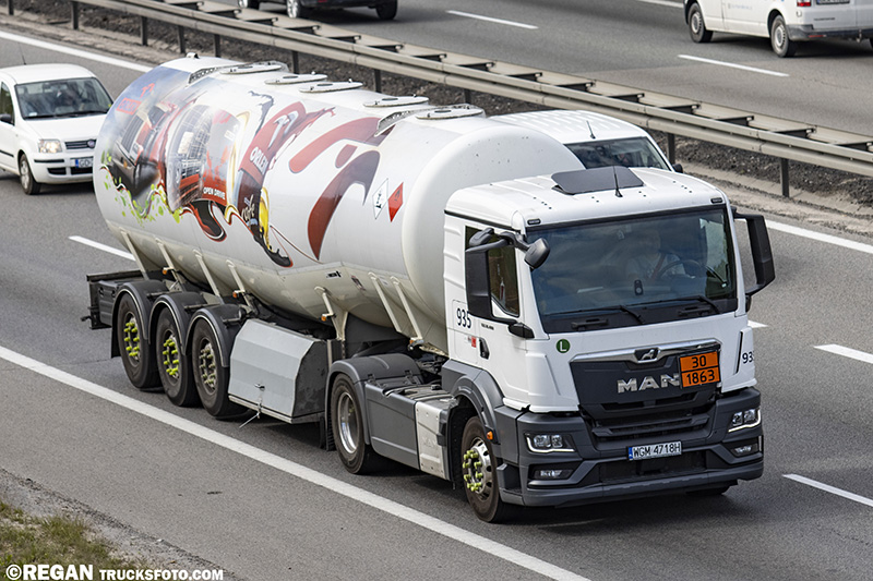 MAN TGS II Orlen.jpg
